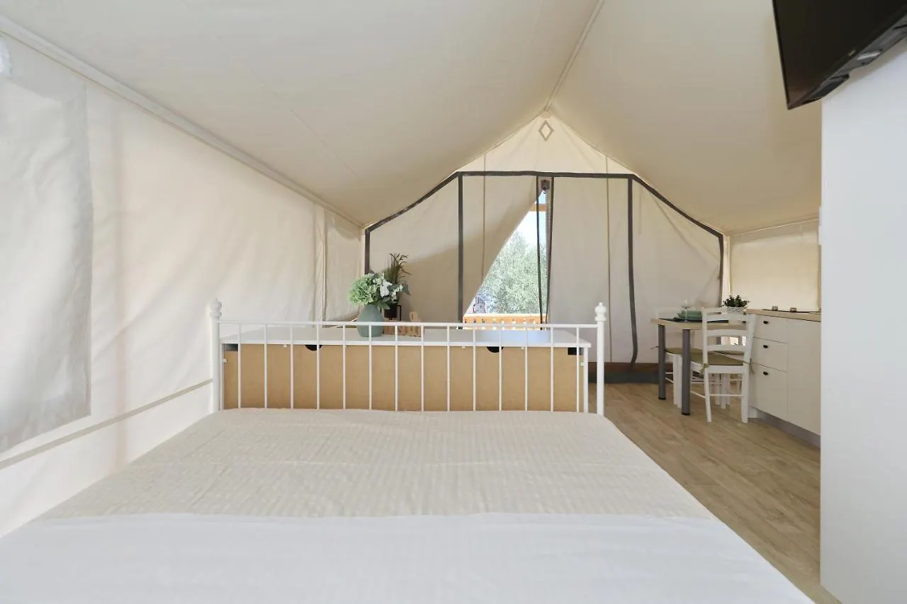 Naturist Camping Fkk Sovinje, Island Pasman - Mobile Homes & Glamping Tents Tkon