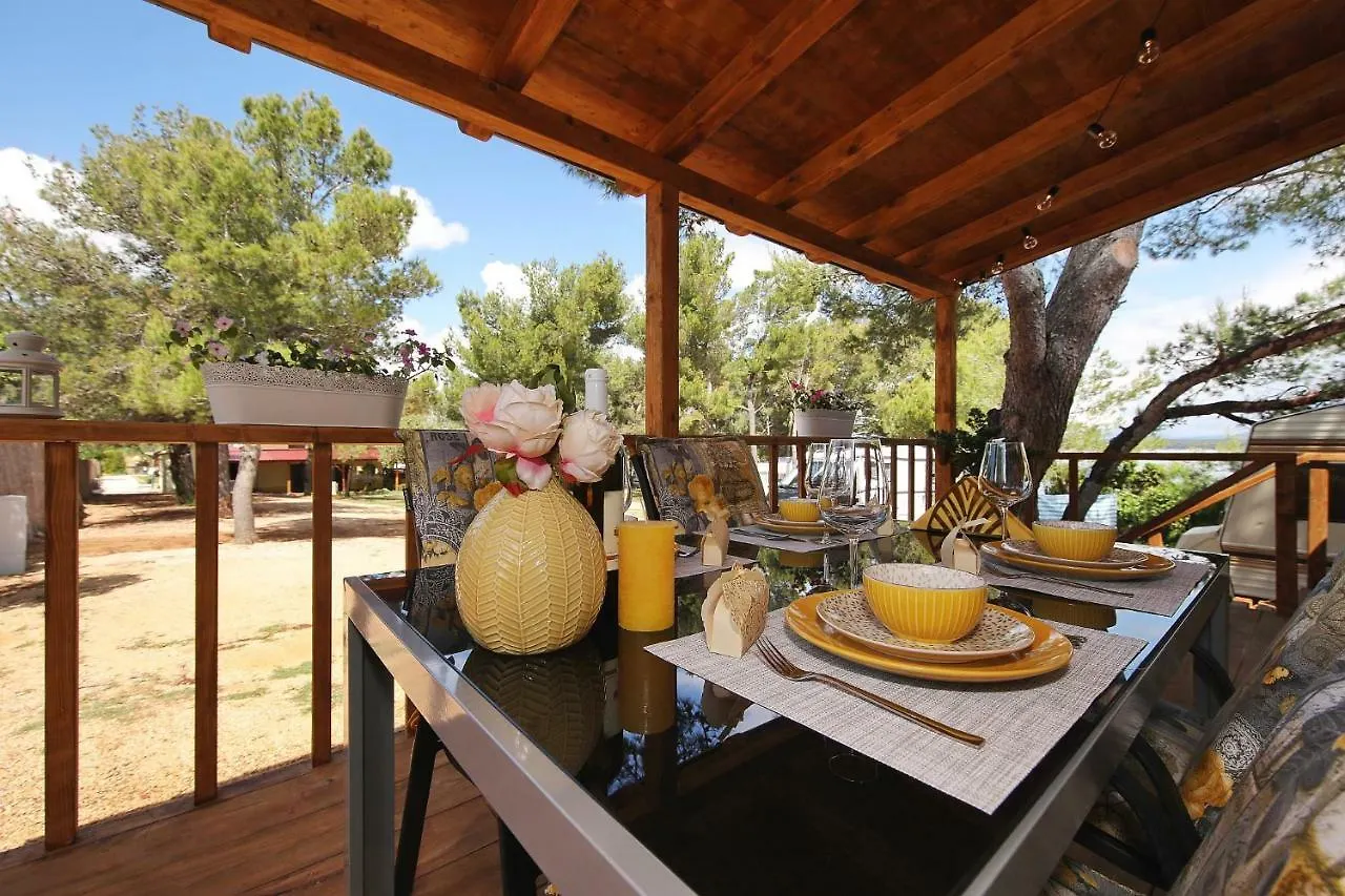 Naturist Camping Fkk Sovinje, Island Pasman - Mobile Homes & Glamping Tents Tkon