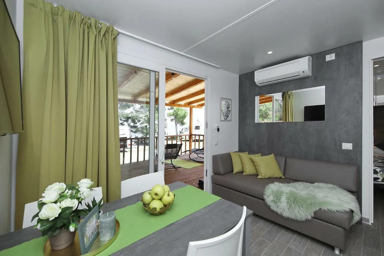 Naturist Camping Fkk Sovinje, Island Pasman - Mobile Homes & Glamping Tents Tkon