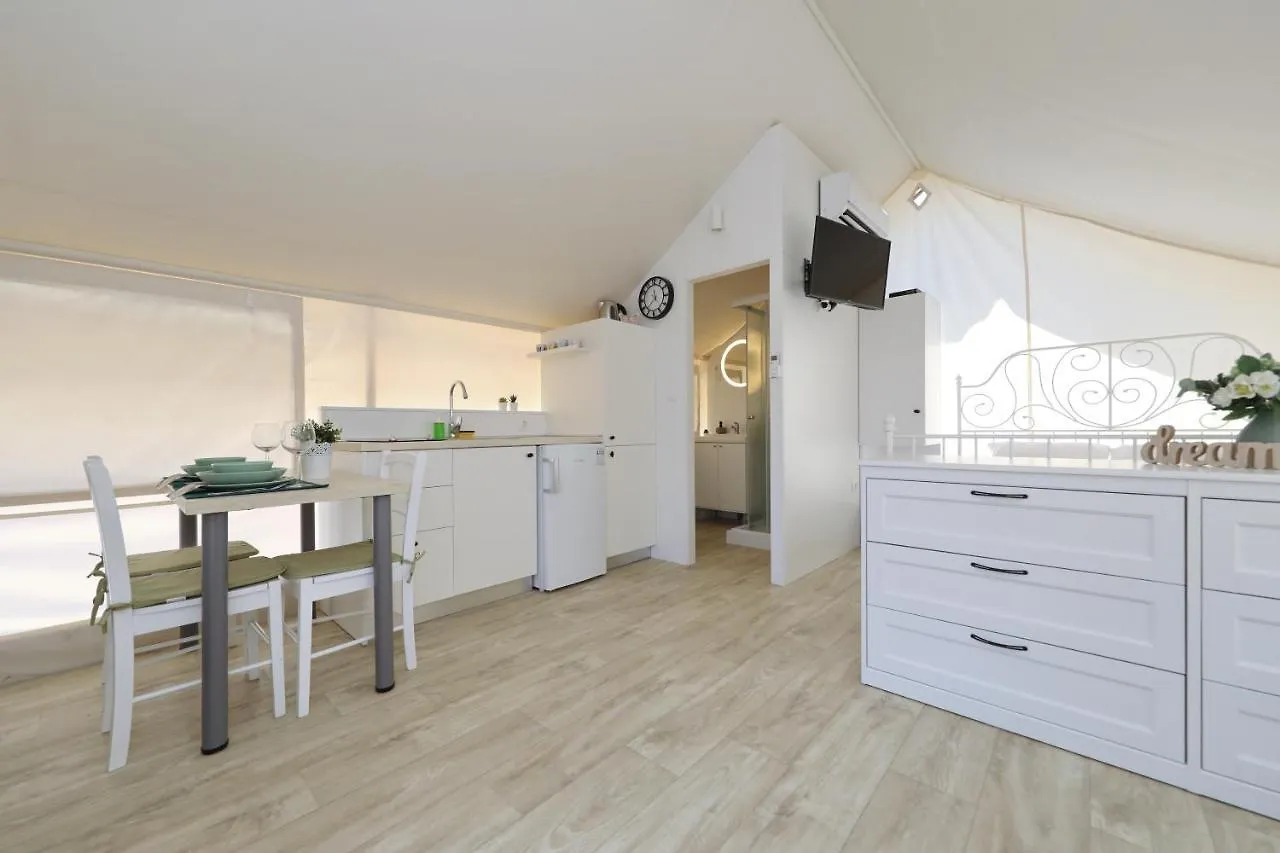 Naturist Camping Fkk Sovinje, Island Pasman - Mobile Homes & Glamping Tents Tkon Kemp