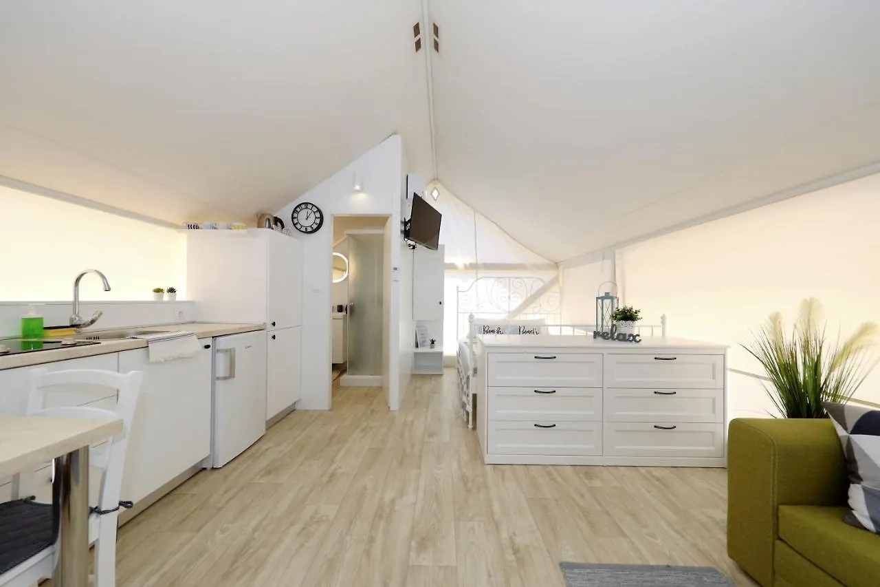 Naturist Camping Fkk Sovinje, Island Pasman - Mobile Homes & Glamping Tents Tkon Kemp