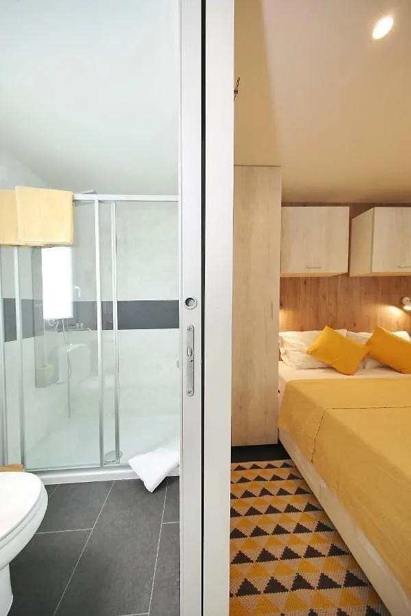 Naturist Camping Fkk Sovinje, Island Pasman - Mobile Homes & Glamping Tents Tkon Campsite